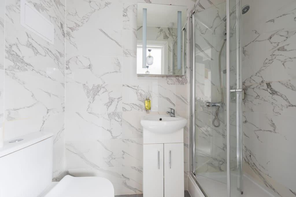 Victorian Beauty With Private Toilet And Shower Near Tube Station ロンドン エクステリア 写真